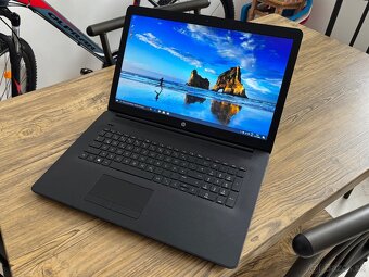 17.3"/Notebook/4GB RAM DDR4/1TB SSHD/AMD Radeon HD 2GB - 4