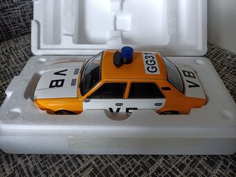 ŠKODA 105L VB VEREJNÁ BEZPEČNOSŤ 1:18 - 4