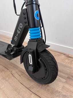 Elektrická kolobežka Micro Merlin X4 Black - 4