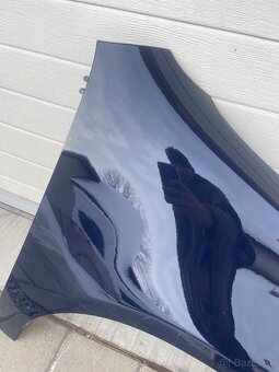 Predný blatník VW Golf 5 LA5G tmavomodrá - 4