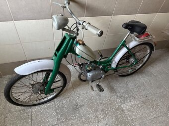 Stadion moped - 4