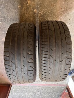235/45 r17 - 4