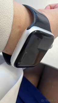 Apple Watch SE - 4