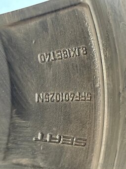 Sada 18ky ALU disky s pneu originál na CUPRA Formentor - 4