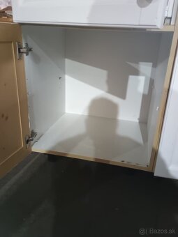 Moderná kuchynská linka bez spotrebičmi - 4