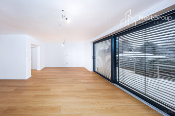 VEĽKÝ 5- IZBOVÝ RD KOMPLETNE ZREKONŠTRUOVANÝ, DVOJGARÁŽ - 4