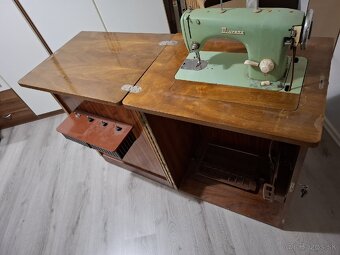 Predám šijací stroj Minerva - 4