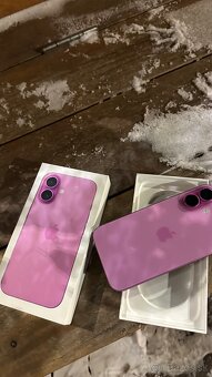 iPhone 16 pink - 4