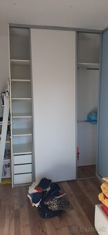 Ponúkam na predaj vstavanú skriňu - 4