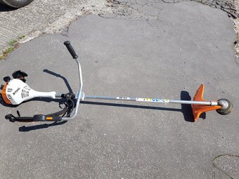 STIHL FS 55 (4140 200 0523) Benzínový vyžínač s dvojtaktným - 4