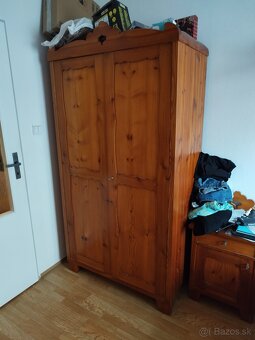 Predám spálňu zo smrekovca - 4