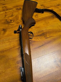 Malokalibrovka CZ LR22 drevo . - 4