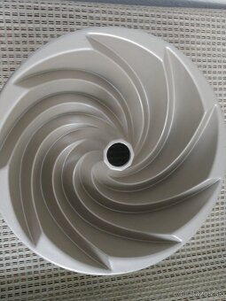 Forma na babovku RONDO, zn. Nordic Ware, Platinum Collection - 4