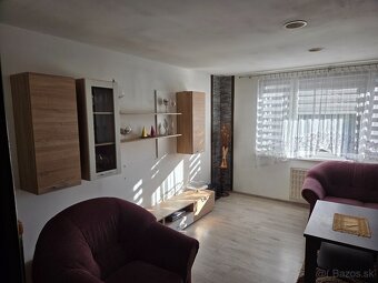 Priestranný zrekonštruovaný päťizbový byt v Banskej Bystrici - 4