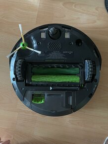 Robotický vysávač iRobot Roomba i7+ - 4