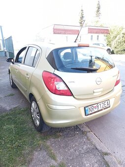 Opel Corsa D 1,2 benzín 59 KW 106 000 km - 4