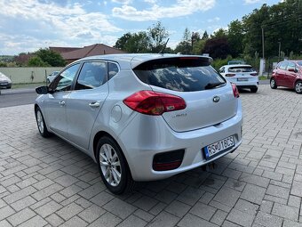 Kia Ceed 1,4 D-CVVT Strieborná edícia - 4