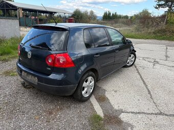Volkswagen Golf 5 1.9TDI - 4