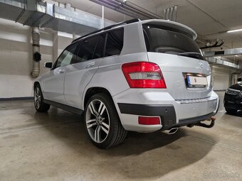 Mercedes-Benz GLK V6 3,0L 320 CDI 4MATIC Auto Pano Ťažné - 4