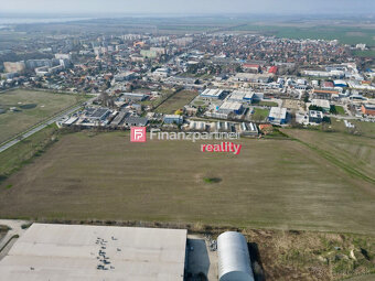 Exkluzívne na predaj priemyselný pozemok o rozlohe 10265 m2 - 4