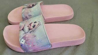 Šľapky s motívom Frozen zn. HM-veľ.34/35-super stav - 4