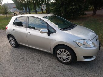 Toyota Auris 1,6 benzín - 4