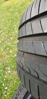 235/45 ZR18 - 4