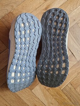 Tenisky Nike Boost v.39 - 4