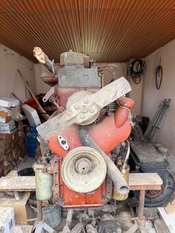 Predám motor Zetor (2-valec) s prevodovkou a prídavnou prevo - 4
