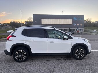 Peugeot 2008 1.2 PureTech 81kw Allure benzín 2017 automat - 4