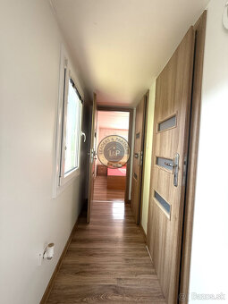 Na predaj 2iz. drevodom s malým pozemkom - 4