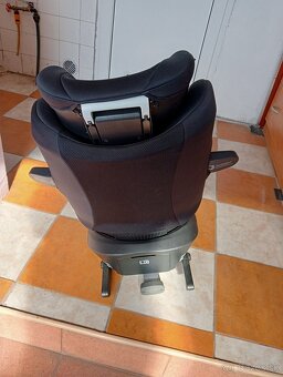 Predáme autosedačku Joi spin360 - 4