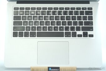 ZÁRUKA/Macbook Air 13.3"/I5 1.8HZ/8GB RAM/128GBSSD/CZ/BAT - 4