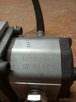 Benzínový motor, hydraulické čerpadlo - 4
