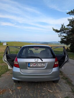 Predám auto značky Honda Jazz 1,4i LS CVT automat - 4