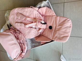 Cybex priam  rám sedadla rosegold a seatpack simply flowers - 4