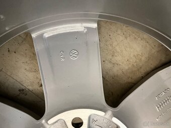 NOVÉ rezervné koleso VW 5x112 R17 – originál - 4