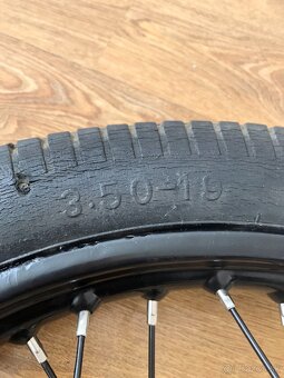 KOLA NA STARÝ MOTOCYKL ARIEL 500 PO RENOVACI - 4