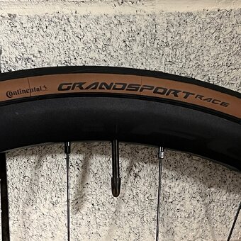 Kolesa Fulcrum Racing400, Grandsport Race, Ultegra kotuce - 4
