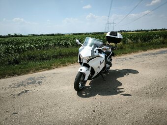 Honda VFR 1200F 2011 - 4