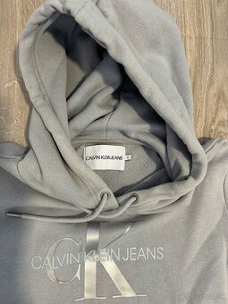 Mikinove šaty Calvin klein,Gap,Converse… - 4