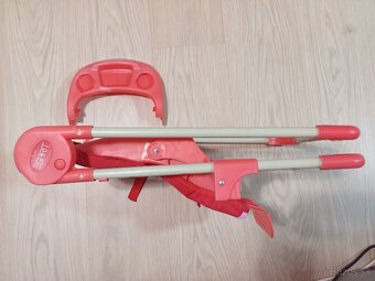 Stolička na kŕmenie pre bábiky. - 4