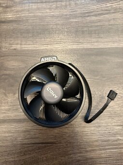 AMD Ryzen 5 2600x s chladičom - 4