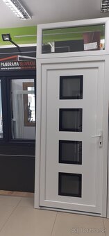 PLASTOVÉ VCHODOVÉ DVERE BIELE S HORNÝM SVETLÍKOM - 4