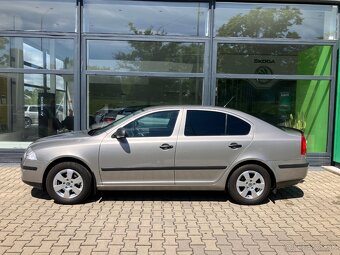 Škoda Octavia 1.6 Tour II nízky nájazd km 38.000 - 4