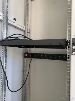 Rozvádzač/server skriňa - 4
