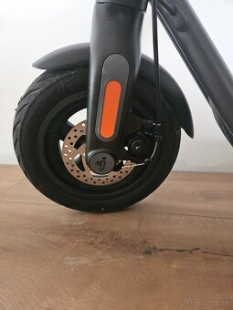 Elektrická kolobežka Ninebot Kickscooter F2 - 4