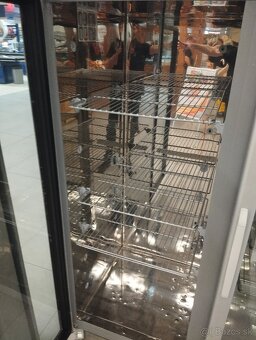 Profesionálna vitrínová mraznička 1400lt - 4