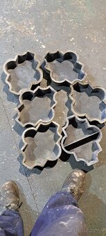 Predám vybracny stôl - 4