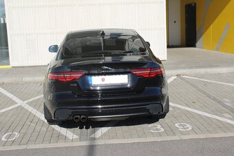 Jaguar XE 2.0D I4 R-Dyn SE AWD AT - 4